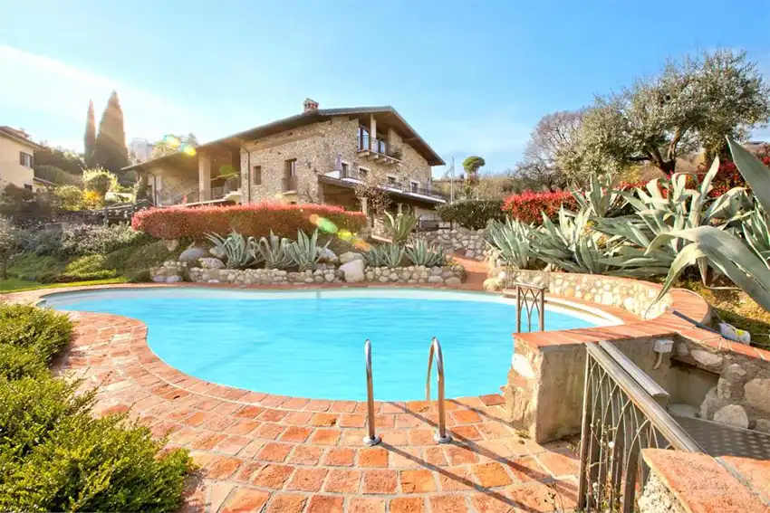 Cascina Crocelle Pool