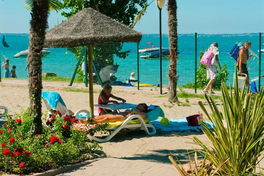 Camping Cisano San Vito Strand